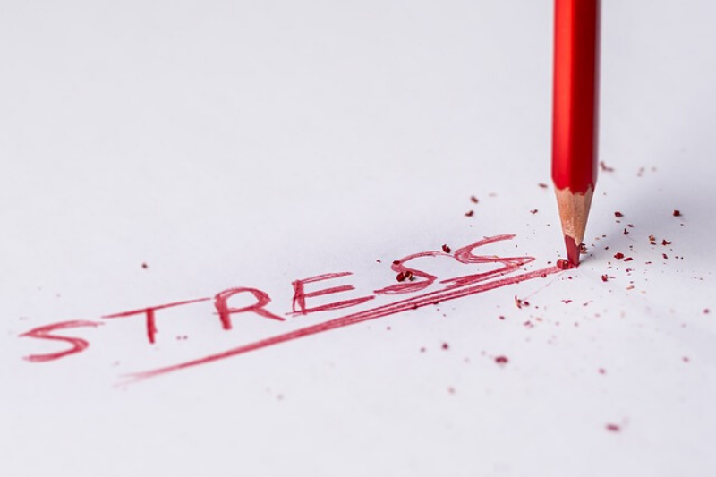 consecuencias del estrés laboral y cómo actúan los agobios